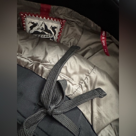 Alp-N-Rock Quilted Puffer Shorts Size 2 NWOT - Picture 12 of 16